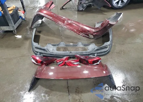 2018 Buick Regal Tourx Essence из США, поврежденный, VIN W04GV8SX8J1119753